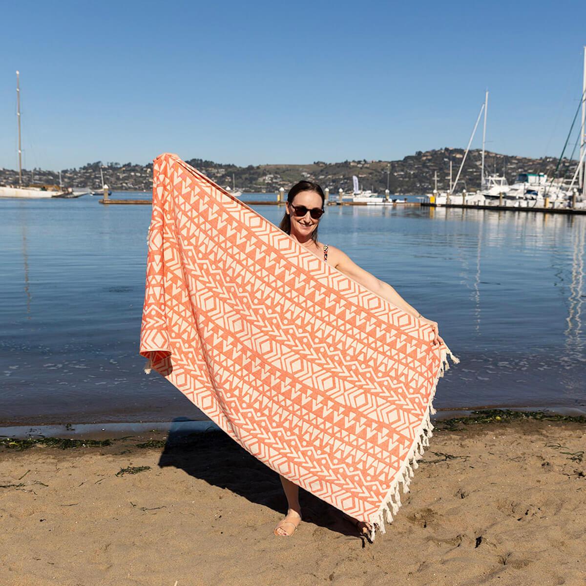 Bodrum Peshtemal, Lightweight and Quick-Drying Turkish Peshtemal Beach Towels. Versatile and Eco-Friendly.