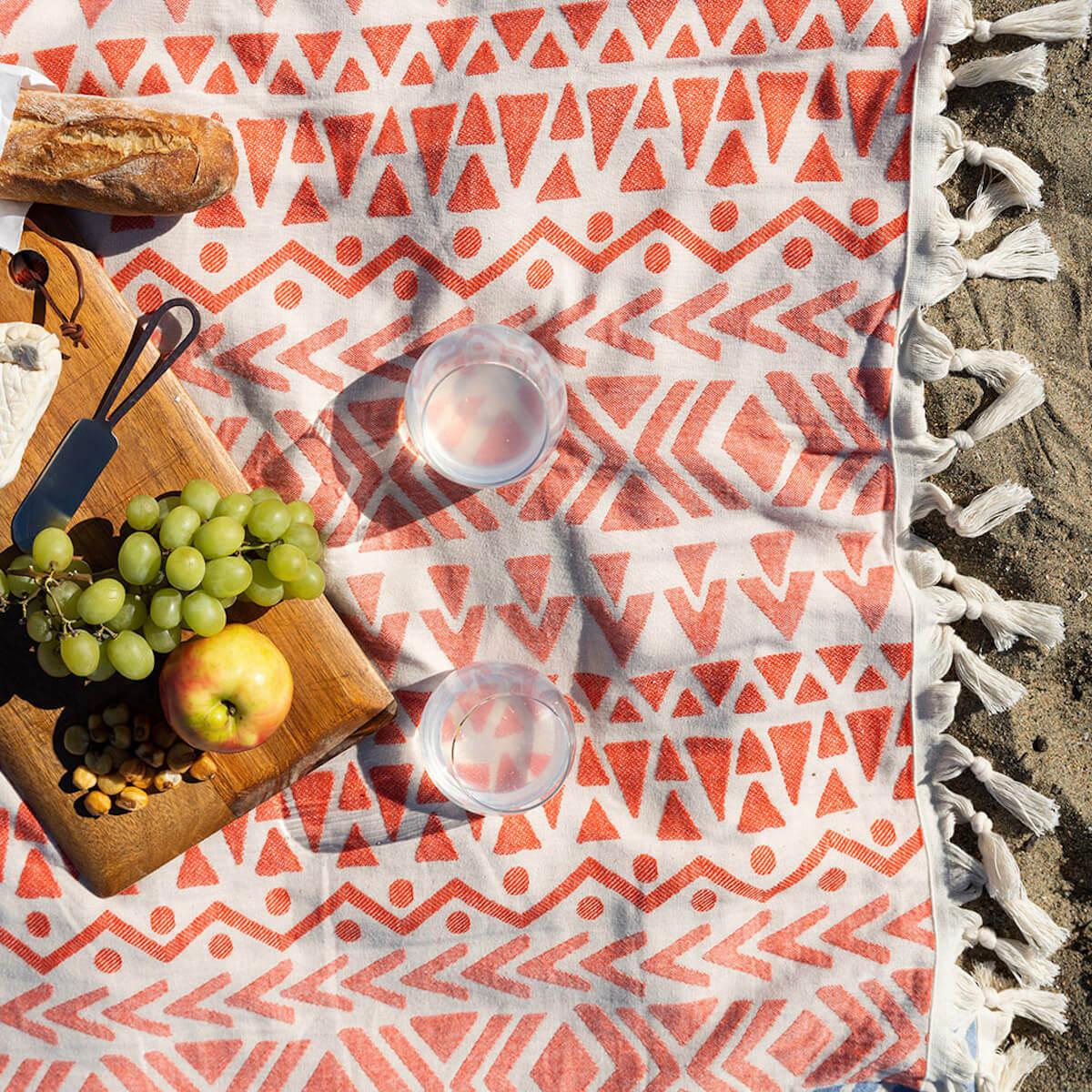 Bodrum Peshtemal, Lightweight and Quick-Drying Turkish Peshtemal Beach Towels. Versatile and Eco-Friendly.