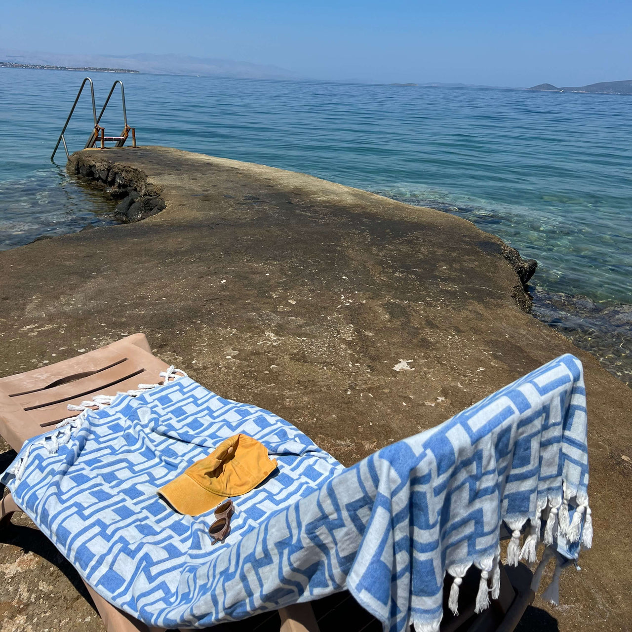 Catania Peshtemal in Sea Blue, Lightweight and Quick-Drying Turkish Peshtemal Beach Towels. Versatile and Eco-Friendly.