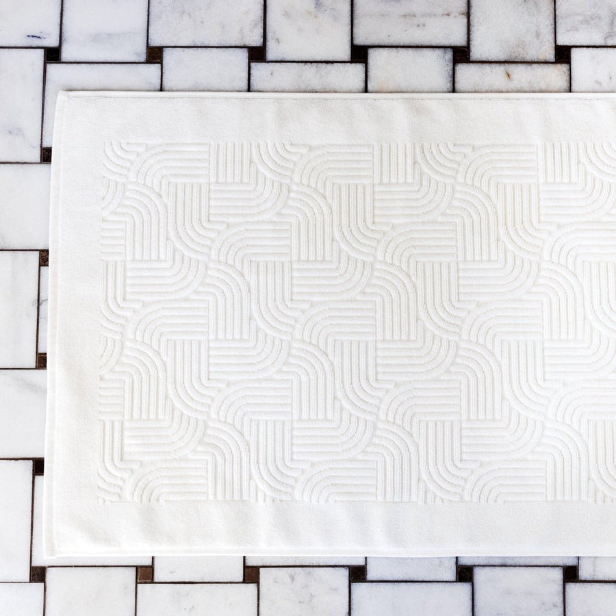 Morning Fog Bath Mat, Lightweight and Absorbent Turkish Cotton Towels. Luxuriously Soft and Eco-Friendly.