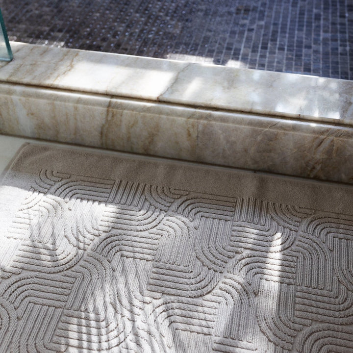 Morning Fog Bath Mat, Lightweight and Absorbent Turkish Cotton Towels. Luxuriously Soft and Eco-Friendly.