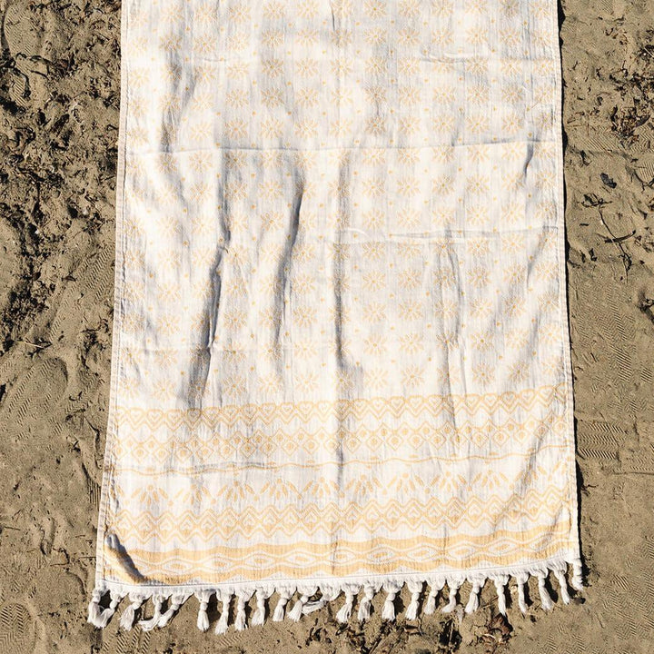 Valencia Peshtemal, Lightweight and Quick-Drying Turkish Peshtemal Beach Towels. Versatile and Eco-Friendly.