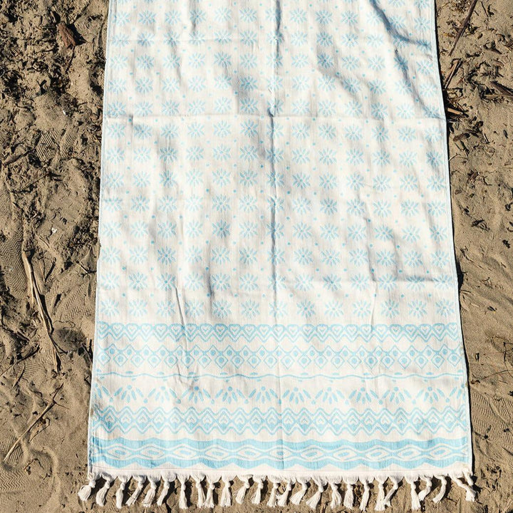 Valencia Peshtemal, Lightweight and Quick-Drying Turkish Peshtemal Beach Towels. Versatile and Eco-Friendly.